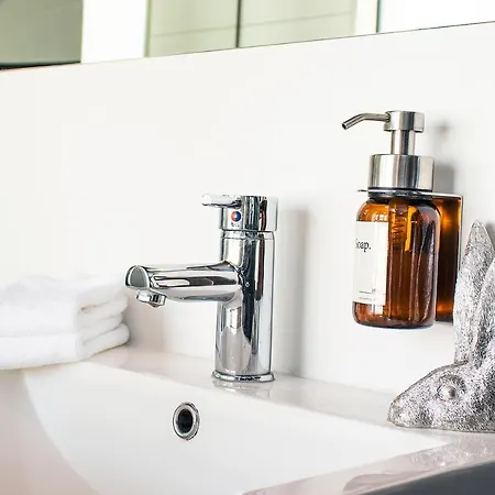 Apartment Blackncozy - Stellwerk Mit Boxspringbett In Zentraler Lage