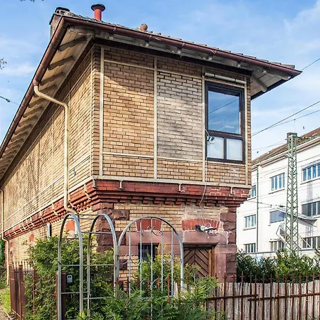 Historisches Stellwerk Mit Garten In Bester Innenstadtlage & Boxspringbetten Nahe Der Schweizer Grenze *