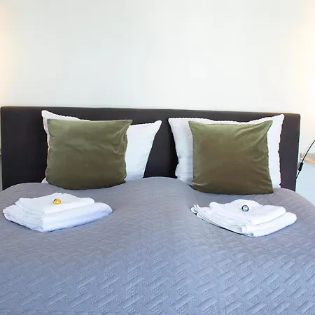 Blackncozy - Stellwerk Mit Boxspringbett In Zentraler Lage *