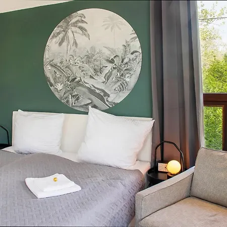 Blackncozy - Stellwerk Mit Boxspringbett In Zentraler Lage
